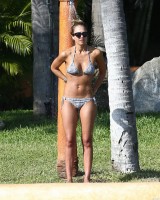 Джессика Альба. Джессика Альба с семьей на отдыхе в Кабо-Сан-Лукас