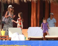 Джессика Альба. Джессика Альба с семьей на отдыхе в Кабо-Сан-Лукас