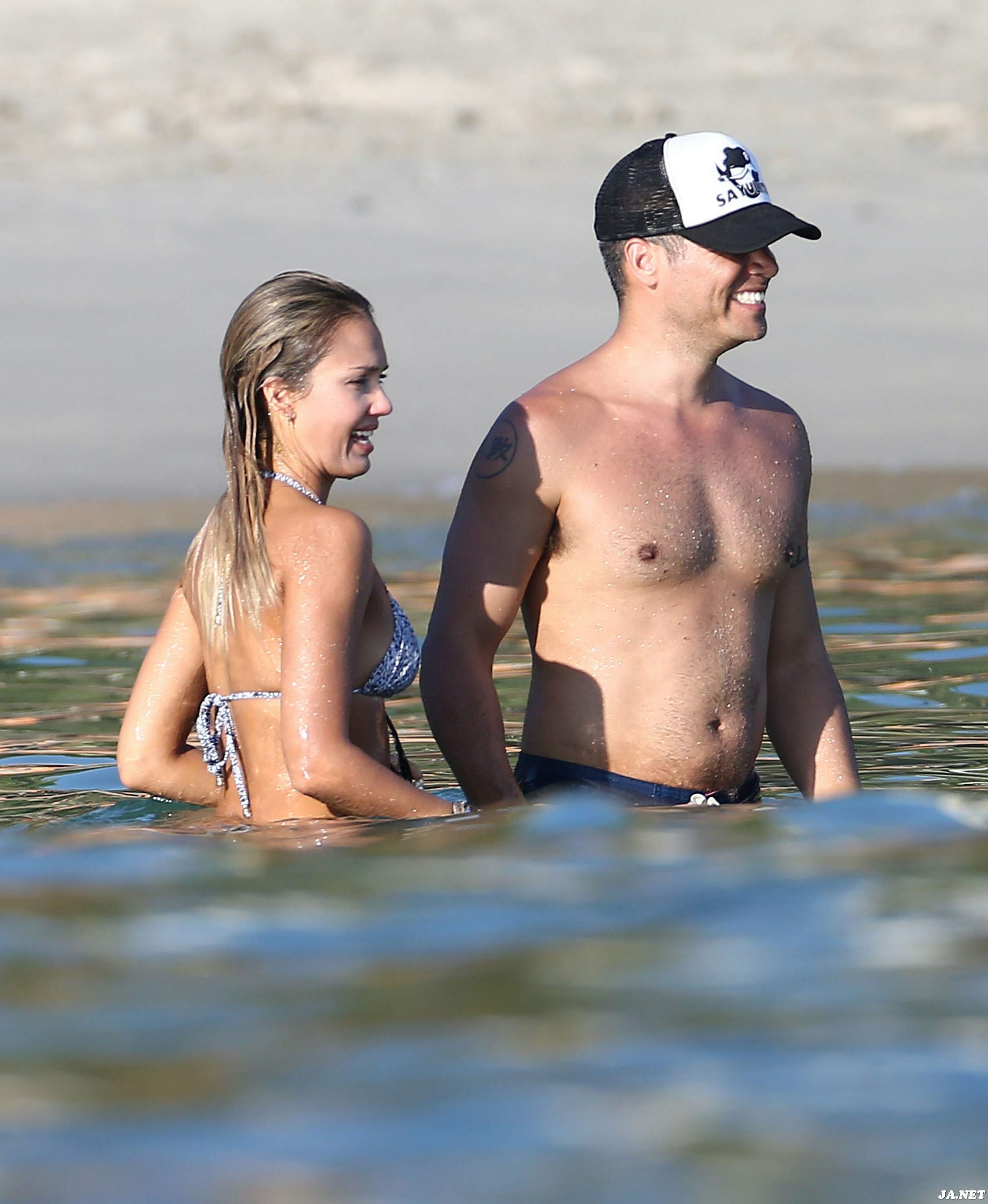 Джессика Альба. Джессика Альба с семьей на отдыхе в Кабо-Сан-Лукас