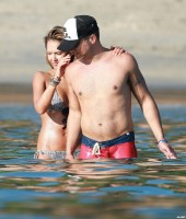 Джессика Альба. Джессика Альба с семьей на отдыхе в Кабо-Сан-Лукас