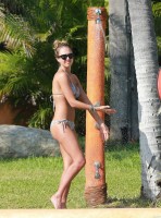 Джессика Альба. Джессика Альба с семьей на отдыхе в Кабо-Сан-Лукас