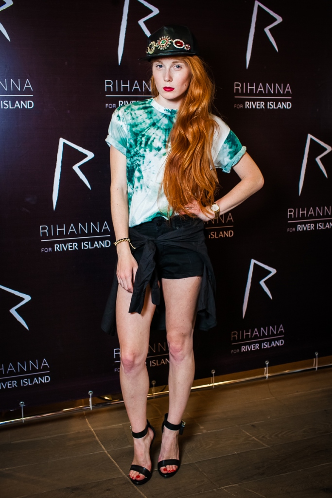 Рианна. ЗВЕЗДЫ ПРИМЕРИЛИ ЛЕТНЮЮ КОЛЛЕКЦИЮ RIHANNA FOR RIVER ISLAND