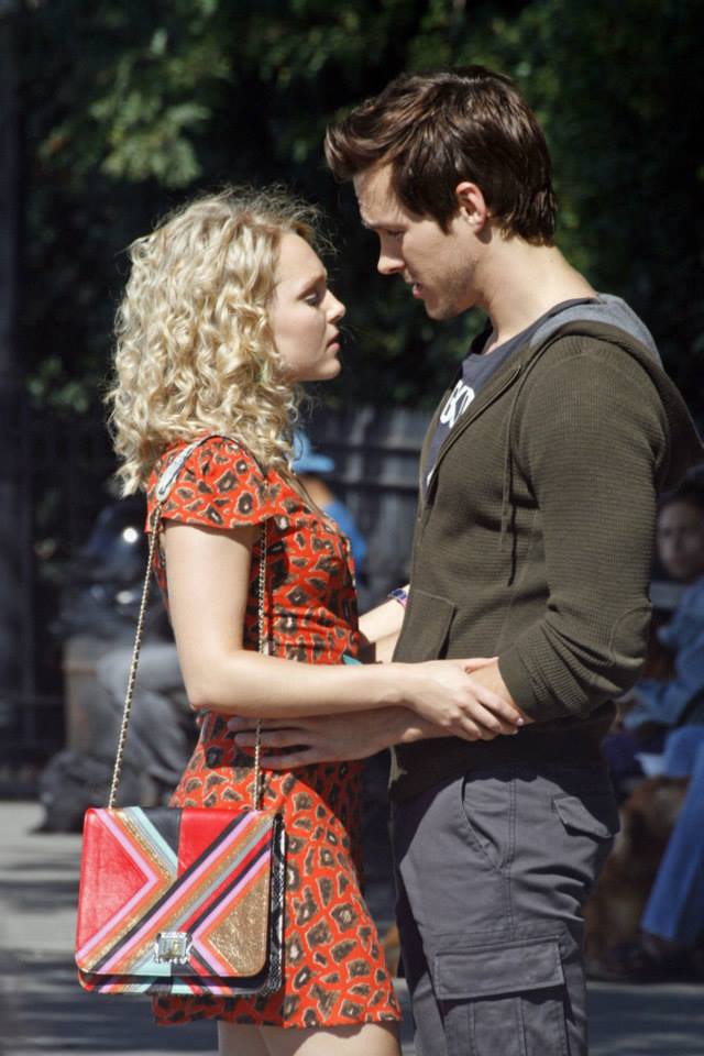 Анна-София Робб. Фотографии со съемок сериала "Дневники Кэрри"