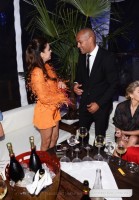 Ева Лонгория. Ева Лонгория после Global Gift Gala посетила вечеринку организованной Nikki Beach в Каннах, Франция.