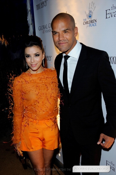 Ева Лонгория. Ева Лонгория после Global Gift Gala посетила вечеринку организованной Nikki Beach в Каннах, Франция.