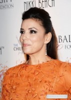 Ева Лонгория. Ева Лонгория после Global Gift Gala посетила вечеринку организованной Nikki Beach в Каннах, Франция.