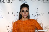 Ева Лонгория. Ева Лонгория после Global Gift Gala посетила вечеринку организованной Nikki Beach в Каннах, Франция.