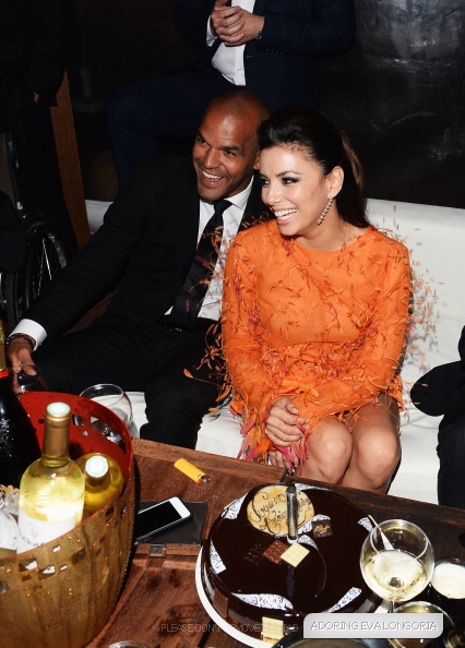 Ева Лонгория. Ева Лонгория после Global Gift Gala посетила вечеринку организованной Nikki Beach в Каннах, Франция.