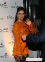 Ева Лонгория. Ева Лонгория после Global Gift Gala посетила вечеринку организованной Nikki Beach в Каннах, Франция.