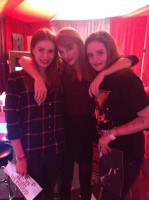 Тейлор с фанатами в RED CLUB(Лондон)