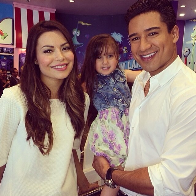 Миранда Косгроув. Миранда поделилась фотографиями в инстаграме