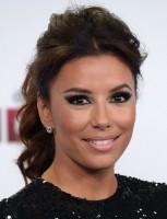 Ева Лонгория. Ева Лонгория прибыла на Telemundo's Premios Tu Mundo Awards, Майами.