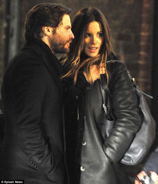 Кейт Бекинсейл. Кейт и Даниэль Брюль на съемках фильма «Лицо ангела» (7 фото)