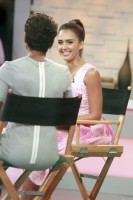 Джессика Альба. Джессика Альба на телешоу "Good Morning America" в Нью-Йорке