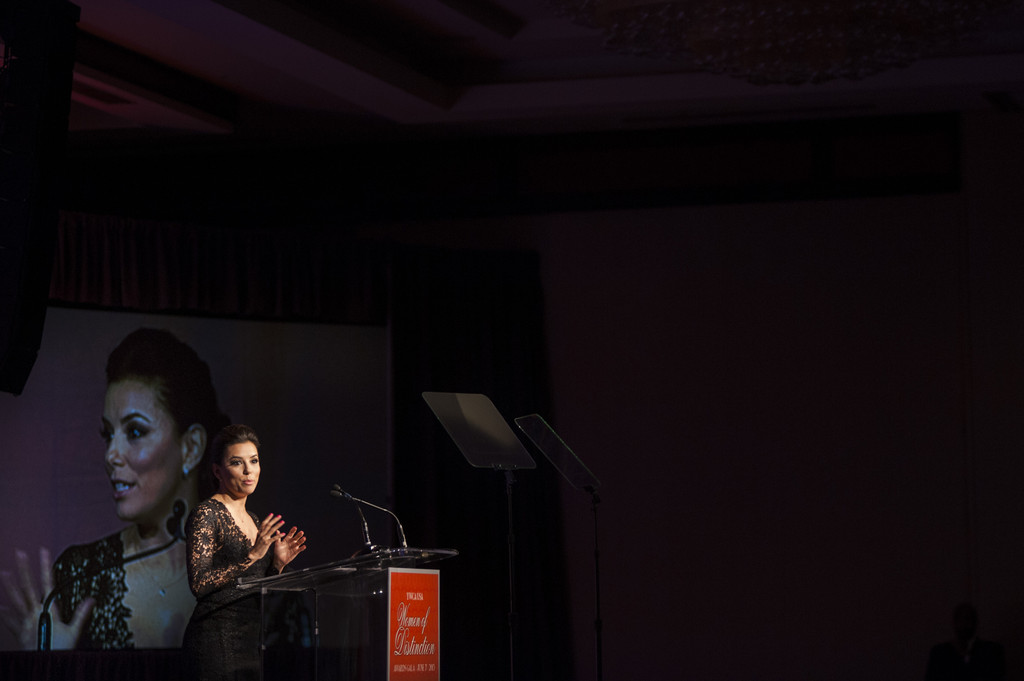 Ева Лонгория. Ева Лонгория на вручении  YWCA USA Women of Distinction Awards Gala в отеле Hyatt Regency, Вашингтон.