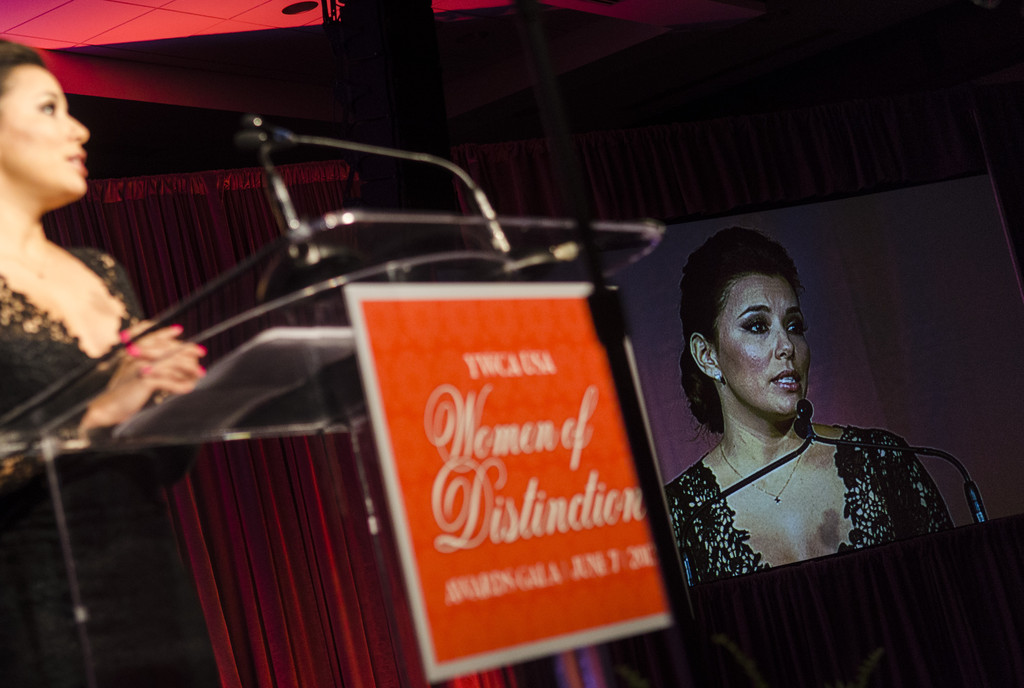 Ева Лонгория. Ева Лонгория на вручении  YWCA USA Women of Distinction Awards Gala в отеле Hyatt Regency, Вашингтон.