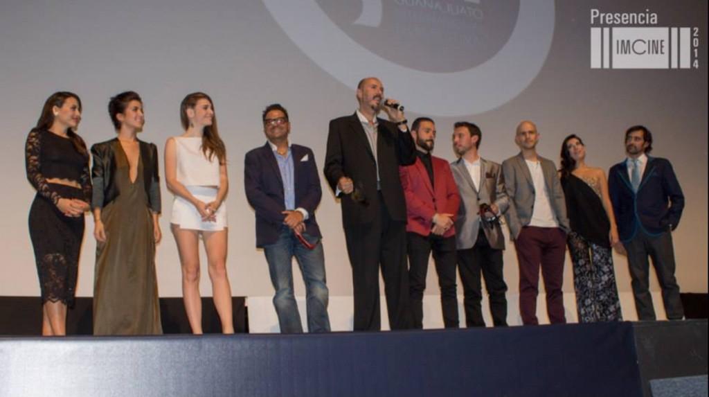 Cурия Вега. Фото с мировой премьеры фильма «Темнее ночи» на международном кинофестивале в Гуанахуато.