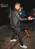 Джессика Альба. Джессика Альба с мужем посетила ресторан в Лос-Анджелесе