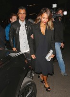 Джессика Альба с мужем посетила ресторан в Лос-Анджелесе