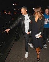 Джессика Альба. Джессика Альба с мужем посетила ресторан в Лос-Анджелесе