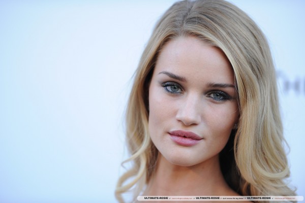 Роузи Хантингтон-Уайтли. Мероприятие "Кино против СПИДа" (часть 2)