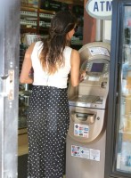 Ева Лонгория. 16 октября 2013 - Ева Лонгория  наслаждается ароматом утреннего  кофе, Голливуд.