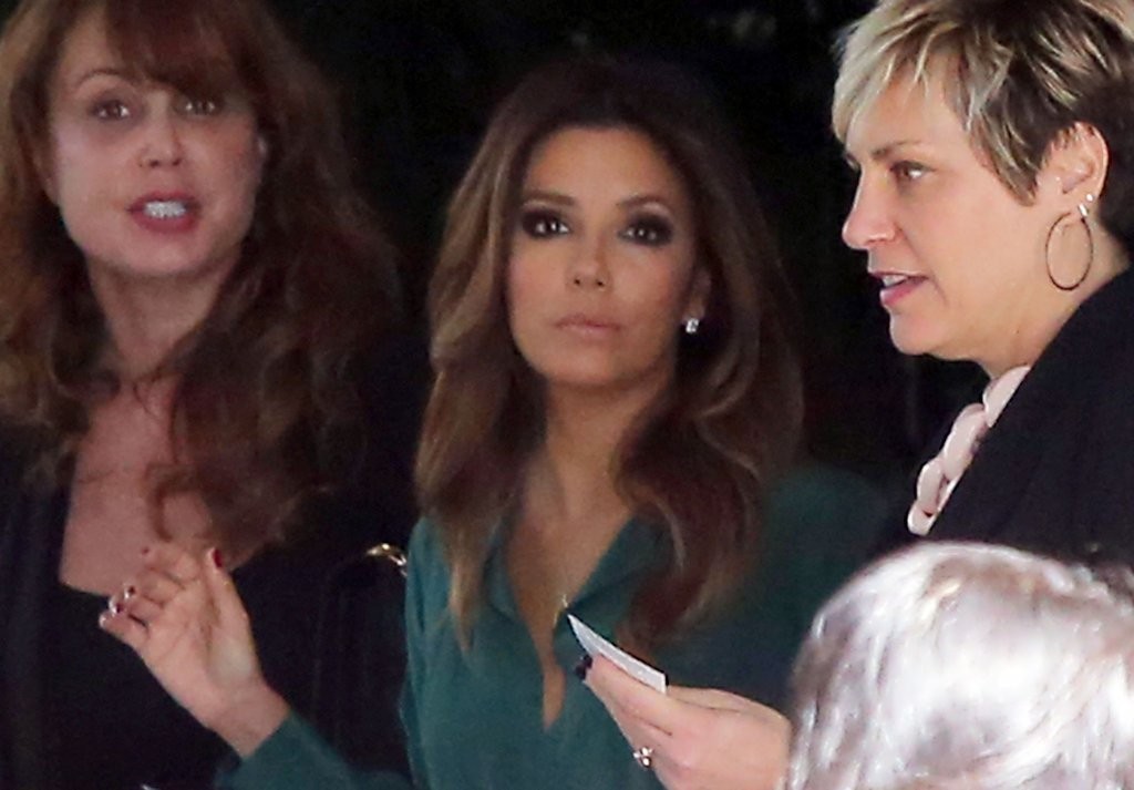 Ева Лонгория. 14 октября  2013 - Ева Лонгория покидает отель Four Seasons в Лос-Анджелесе.