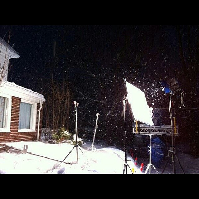Миранда Косгроув. В инстаграме появилось несколько фотографий,связанных с новым фильмом "злоумышленники"