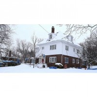 Миранда Косгроув. В инстаграме появилось несколько фотографий,связанных с новым фильмом "злоумышленники"