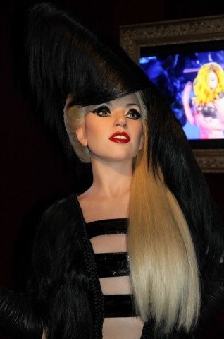 Леди Гага. Новая восковая фигура Леди Гаги в Париже.