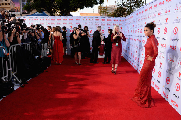 Ева Лонгория. 2013 NCLR ALMA Awards - часть 1