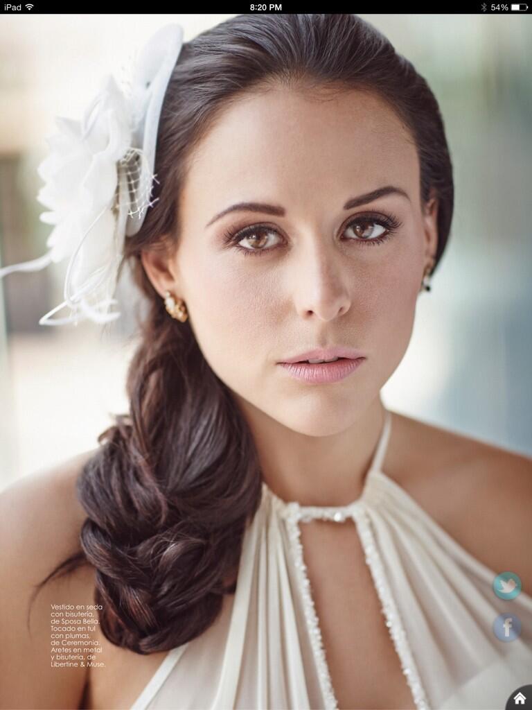 Cурия Вега. Обложка и сканы журнала «Vanidades Novias» с прекрасной Сурией.