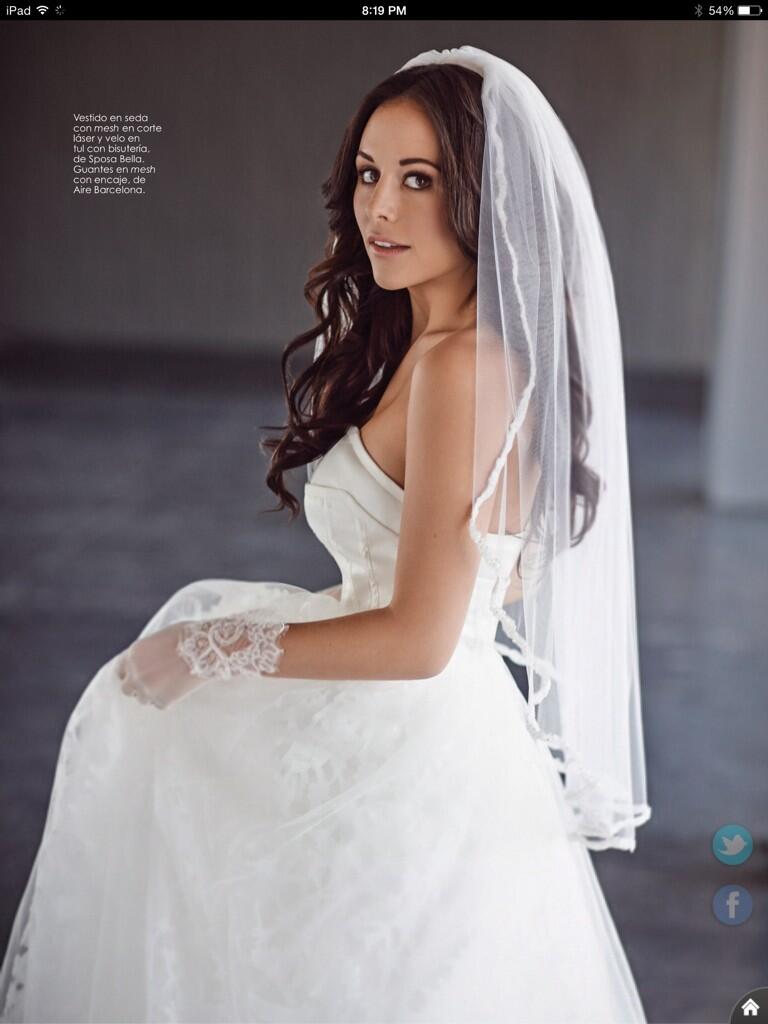 Cурия Вега. Обложка и сканы журнала «Vanidades Novias» с прекрасной Сурией.