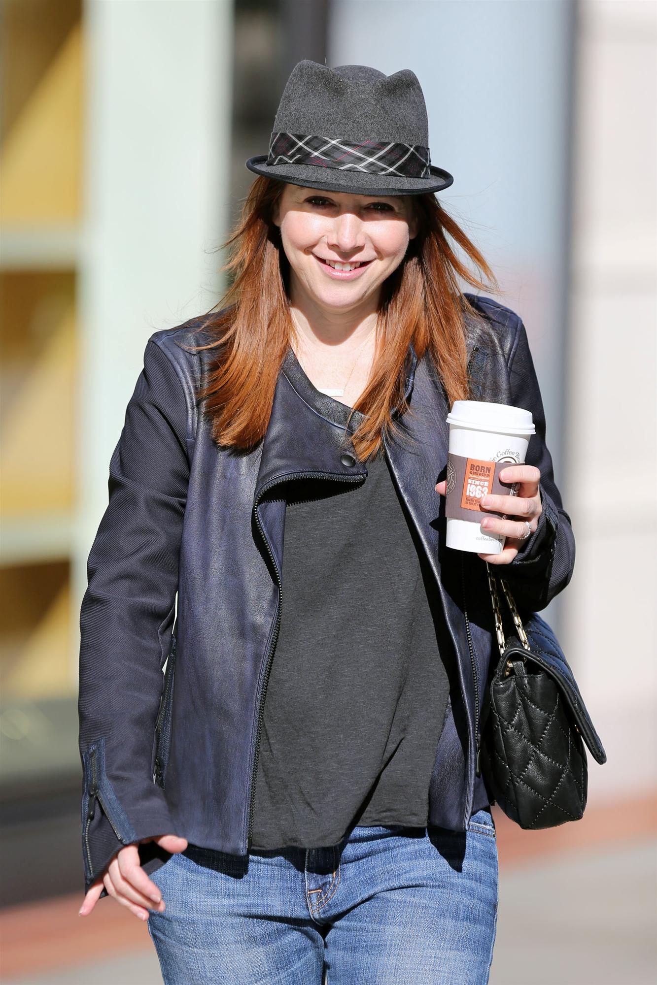 Элисон Хэннигэн.  Эли на шоппинге в торговом центре Century City 12 марта