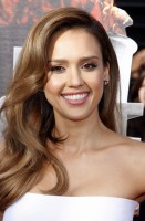 Джессика Альба. Джессика Альба на церемонии MTV Movie Awards 2014