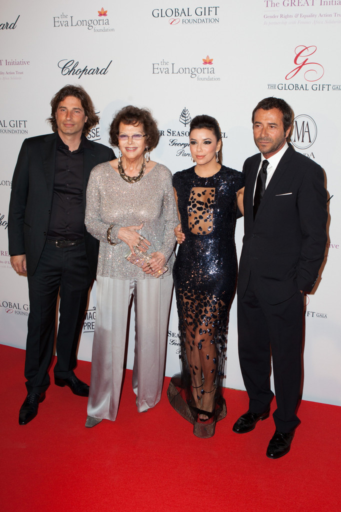 Ева Лонгория. Ева Лонгория прибыла на Global Gift Gala в отель Four Season George V в Париже.