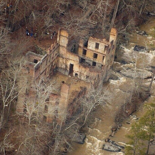 Дженнифер Лоуренс. Первый взгляд на дистрикт 13 и один кадр со съемок "Сойки Пересмешницы 1 часть"