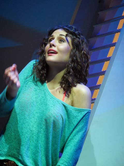 Cурия Вега. Новые фото со спектакля «Кровать для двоих» и промо-фото к нему.