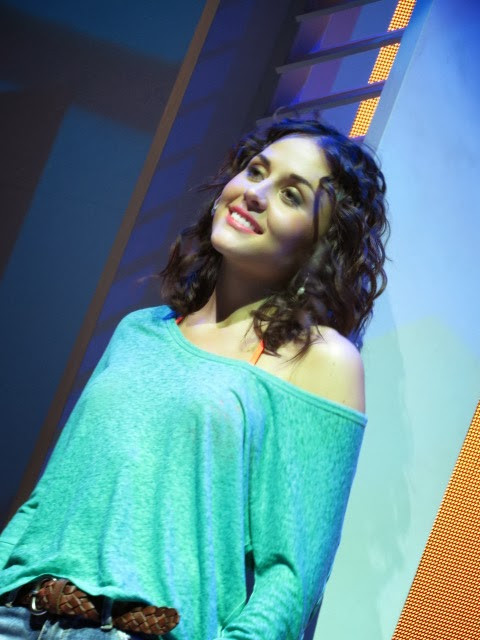 Cурия Вега. Новые фото со спектакля «Кровать для двоих» и промо-фото к нему.