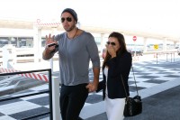 Ева Лонгория.  Ева Лонгория и ее бойфренд Эрнесто Аргуэлло прибыли в Париж.