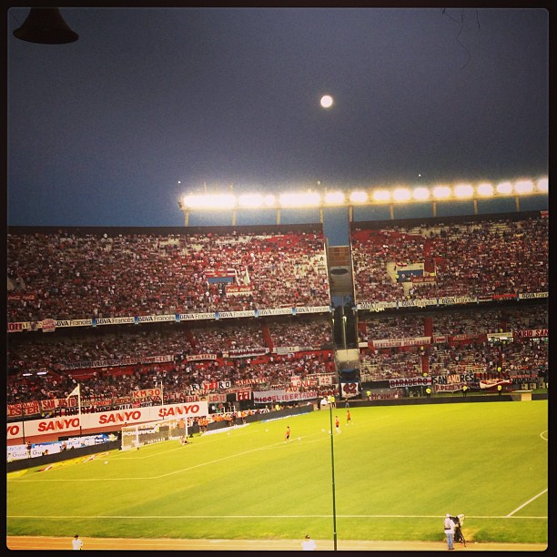 Луисана Лопилато. Луисана на матче River Plate