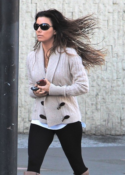 Ева Лонгория. 30 октября 2013 -  Ева Лонгория отправилась на завтрак  в Беверли Хиллз, Калифорния.
