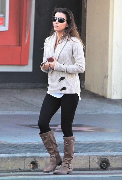 Ева Лонгория. 30 октября 2013 -  Ева Лонгория отправилась на завтрак  в Беверли Хиллз, Калифорния.