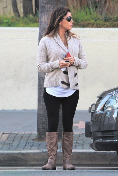 Ева Лонгория. 30 октября 2013 -  Ева Лонгория отправилась на завтрак  в Беверли Хиллз, Калифорния.