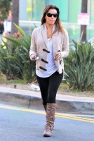 Ева Лонгория. 30 октября 2013 -  Ева Лонгория отправилась на завтрак  в Беверли Хиллз, Калифорния.
