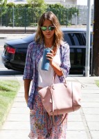 Джессика Альба. Джессика Альба в Санта-Монике