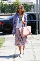 Джессика Альба. Джессика Альба в Санта-Монике