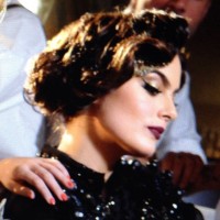 Химена Наваррете. Химена снялась в клипе певицы Belinda, они примеряли на себе образы разных эпох.