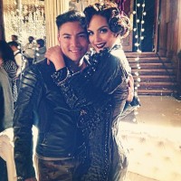 Химена Наваррете. Химена снялась в клипе певицы Belinda, они примеряли на себе образы разных эпох.