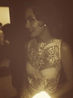 Химена Наваррете. Химена снялась в клипе певицы Belinda, они примеряли на себе образы разных эпох.